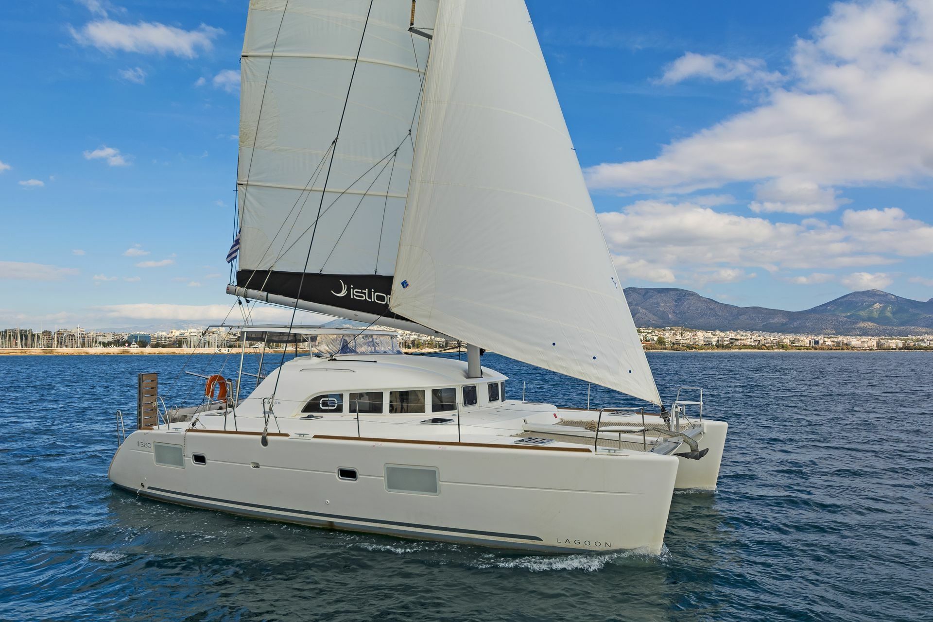 Lagoon 380 S2 | Eleven