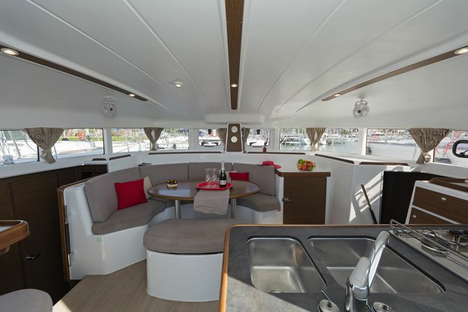 Lagoon 380 S2 | Eleven