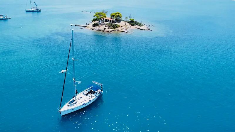 Bavaria Cruiser 40 | Black Pearl