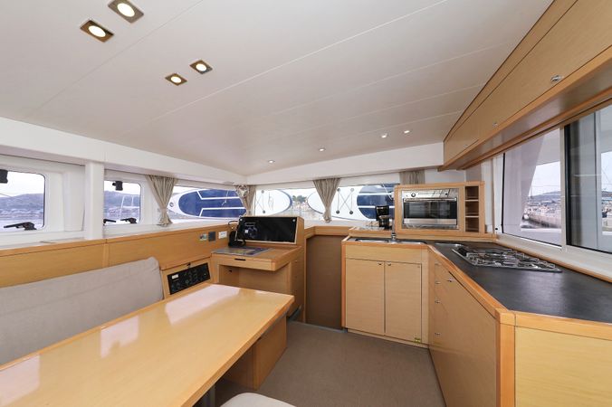 Lagoon 400 S2 | Ladies First