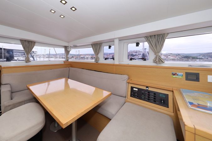 Lagoon 400 S2 | Ladies First