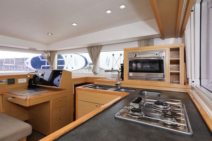 Lagoon 400 S2 | Ladies First