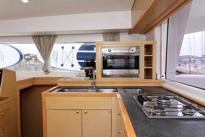 Lagoon 400 S2 | Ladies First