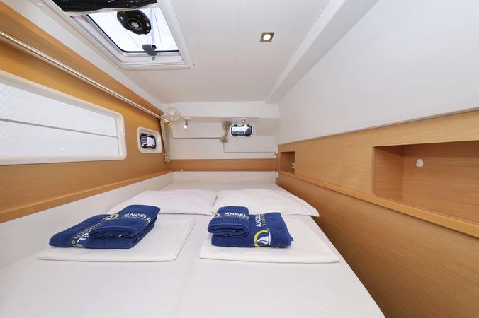 Lagoon 400 S2 | Ladies First