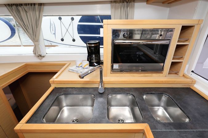 Lagoon 400 S2 | Ladies First