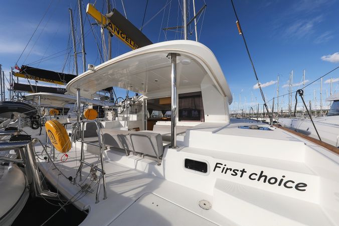 Lagoon 400 S2 | First Choice