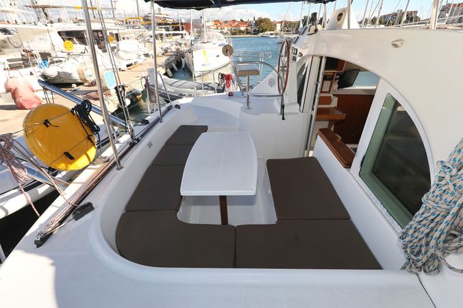 Lagoon 380 S2 | Love Song