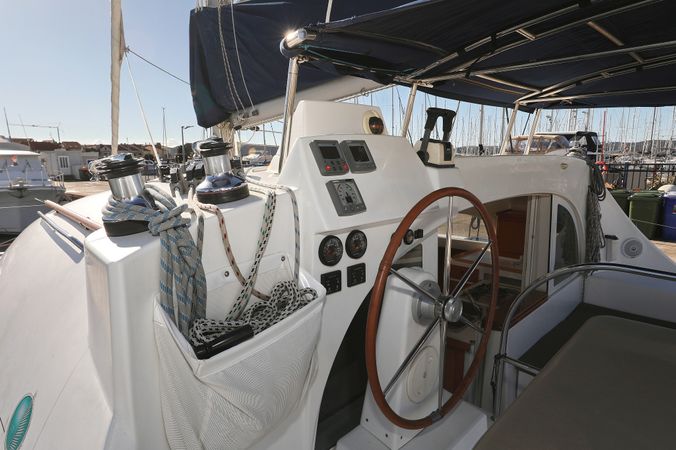 Lagoon 380 S2 | Love Song