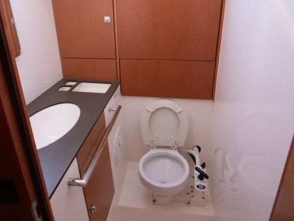 Bavaria Cruiser 46 | Konti