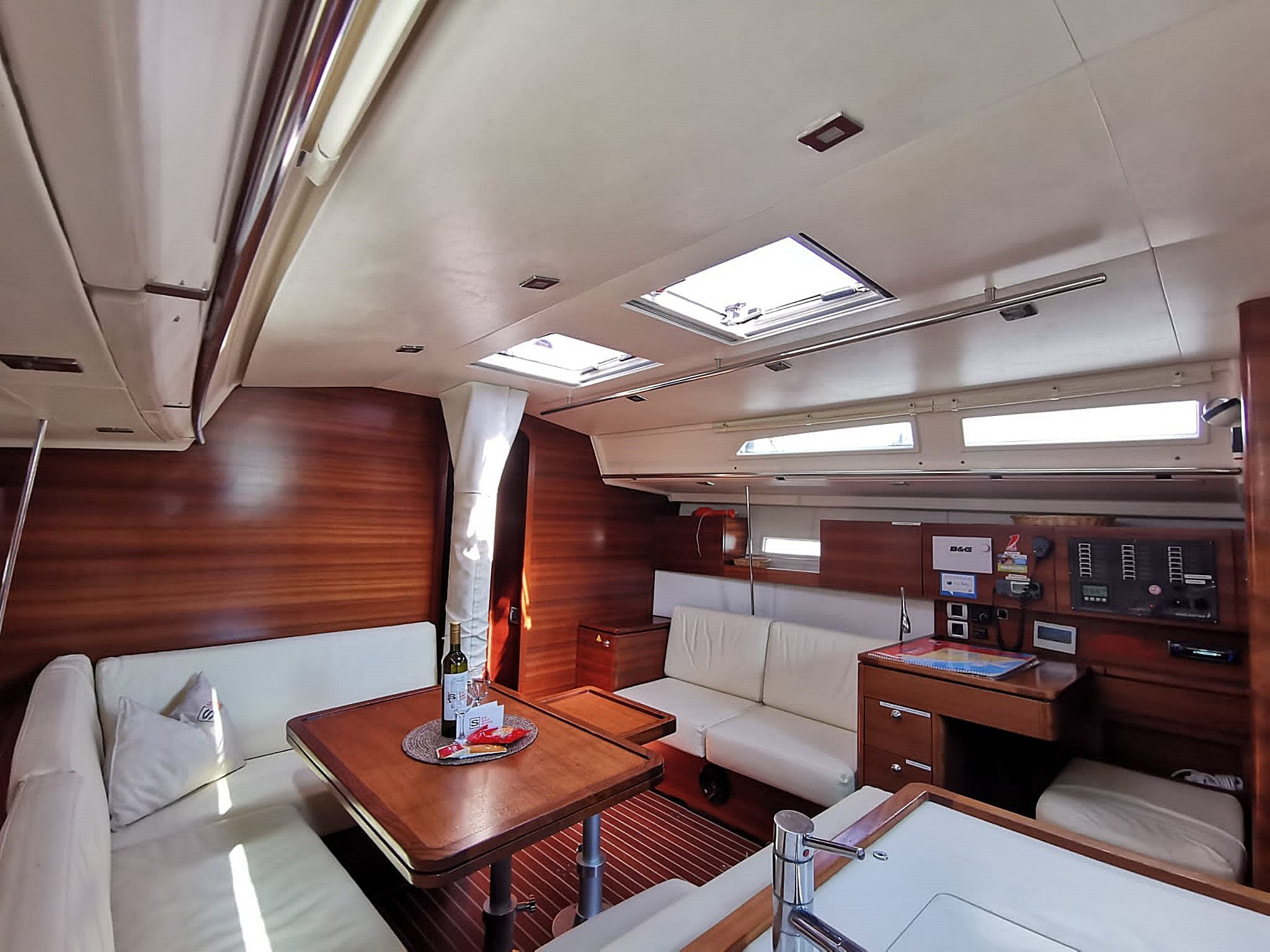 Salona 44 | Calanthe