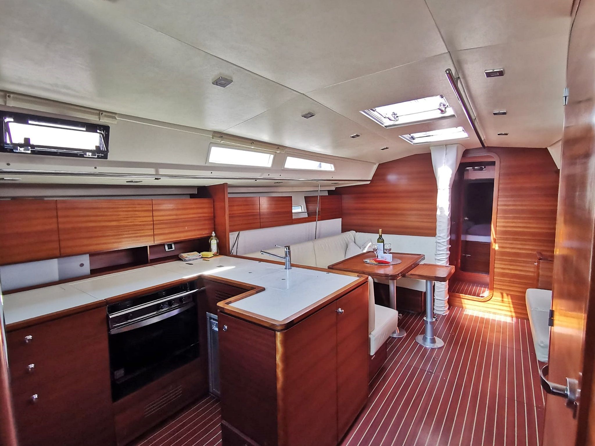 Salona 44 | Calanthe