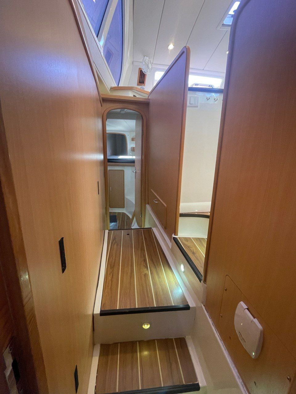 Leopard 4300 | Emocean