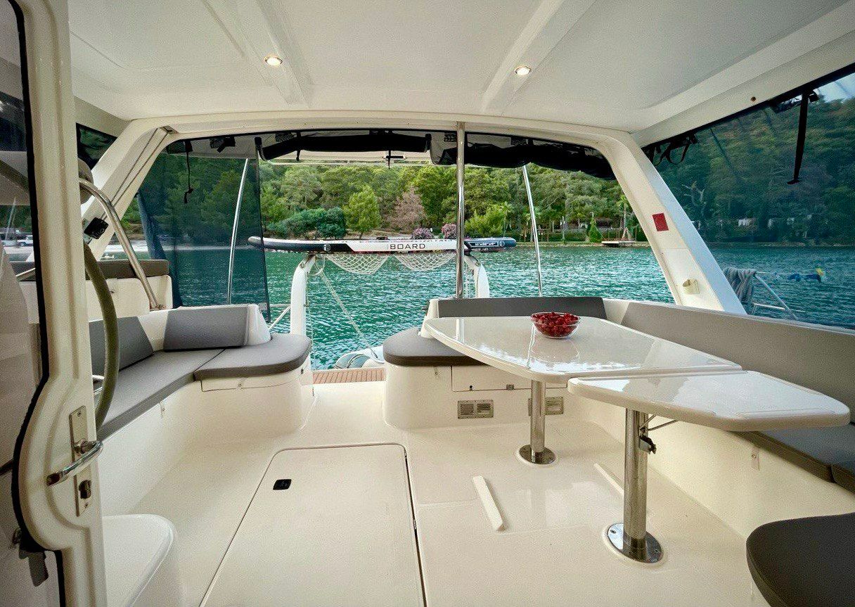 Leopard 4300 | Emocean