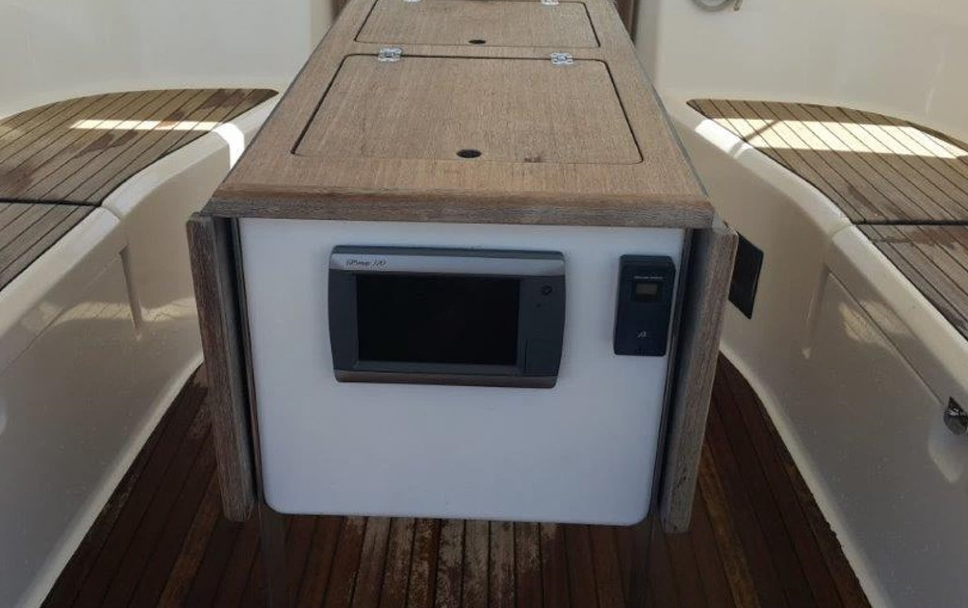 Bavaria Cruiser 45 | Saffron