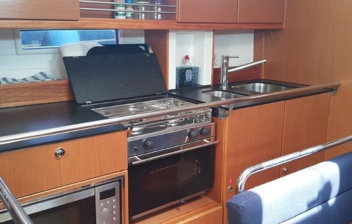 Bavaria Cruiser 45 | Saffron