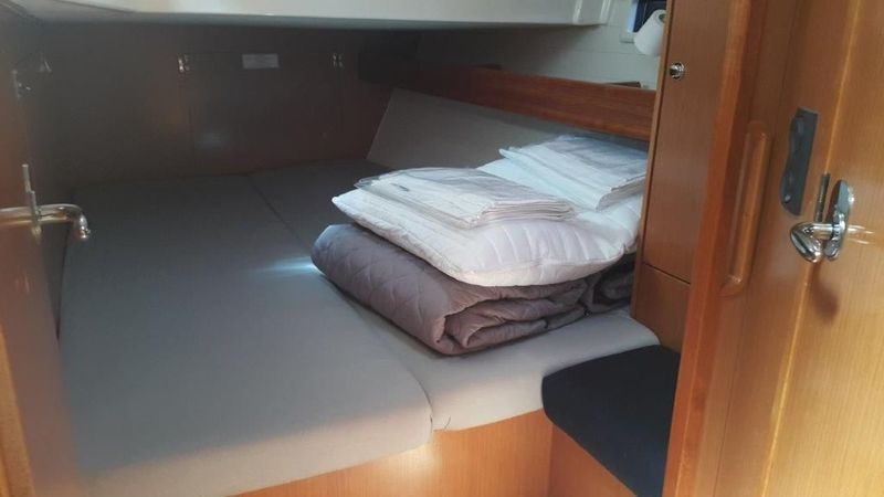 Bavaria Cruiser 45 | Saffron