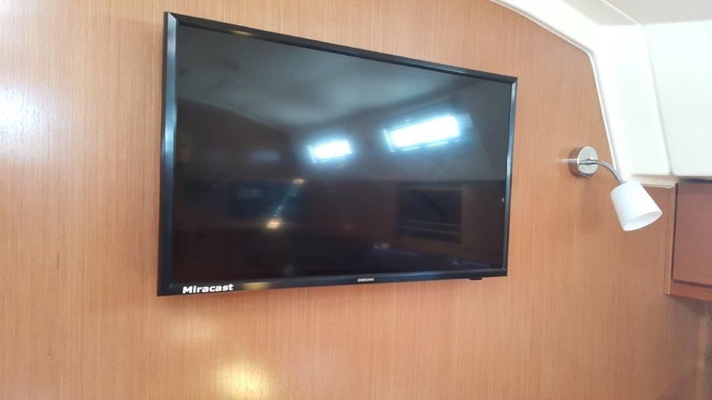 Bavaria Cruiser 45 | Saffron