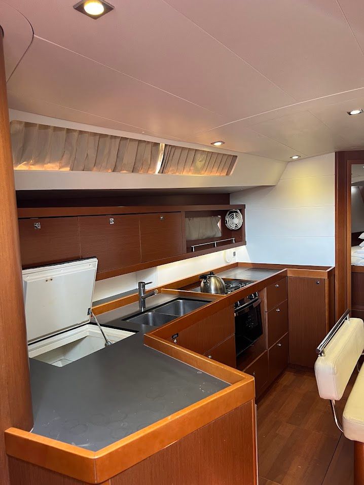 Beneteau Oceanis 45 | Beautiful Love