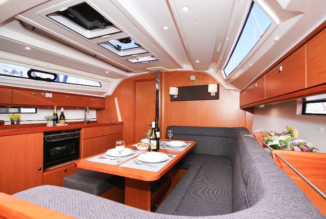 Bavaria Cruiser 41 | Morellina