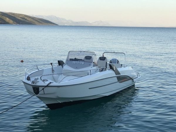 Beneteau Flyer 7.7 | Space deck