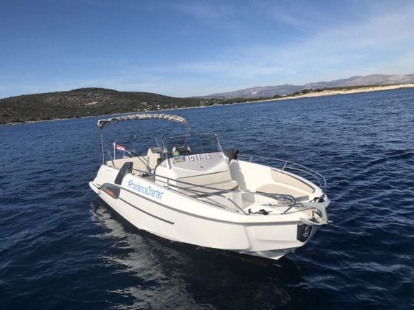 Beneteau Flyer 7.7 | Space deck