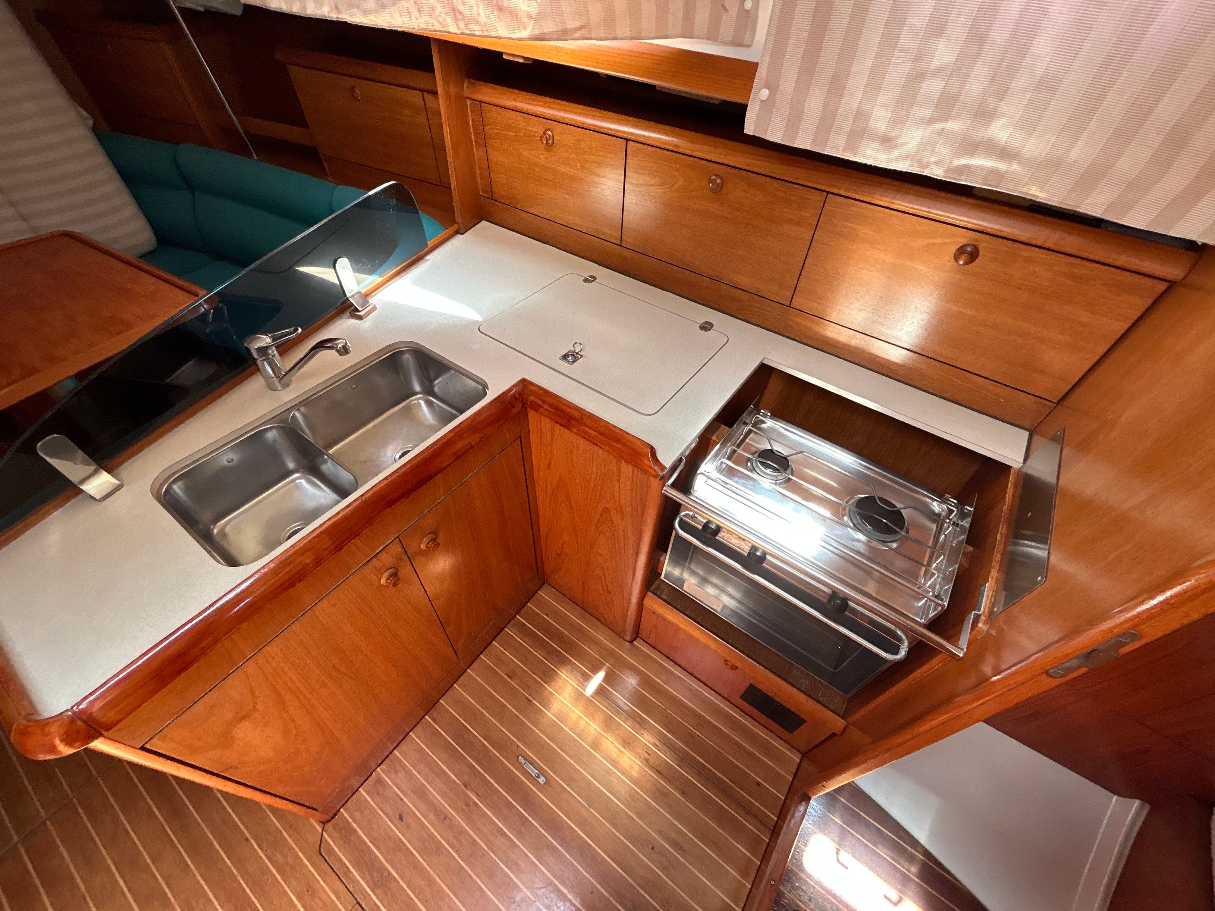 Jeanneau Sun Odyssey 37 | L'Avvelenata