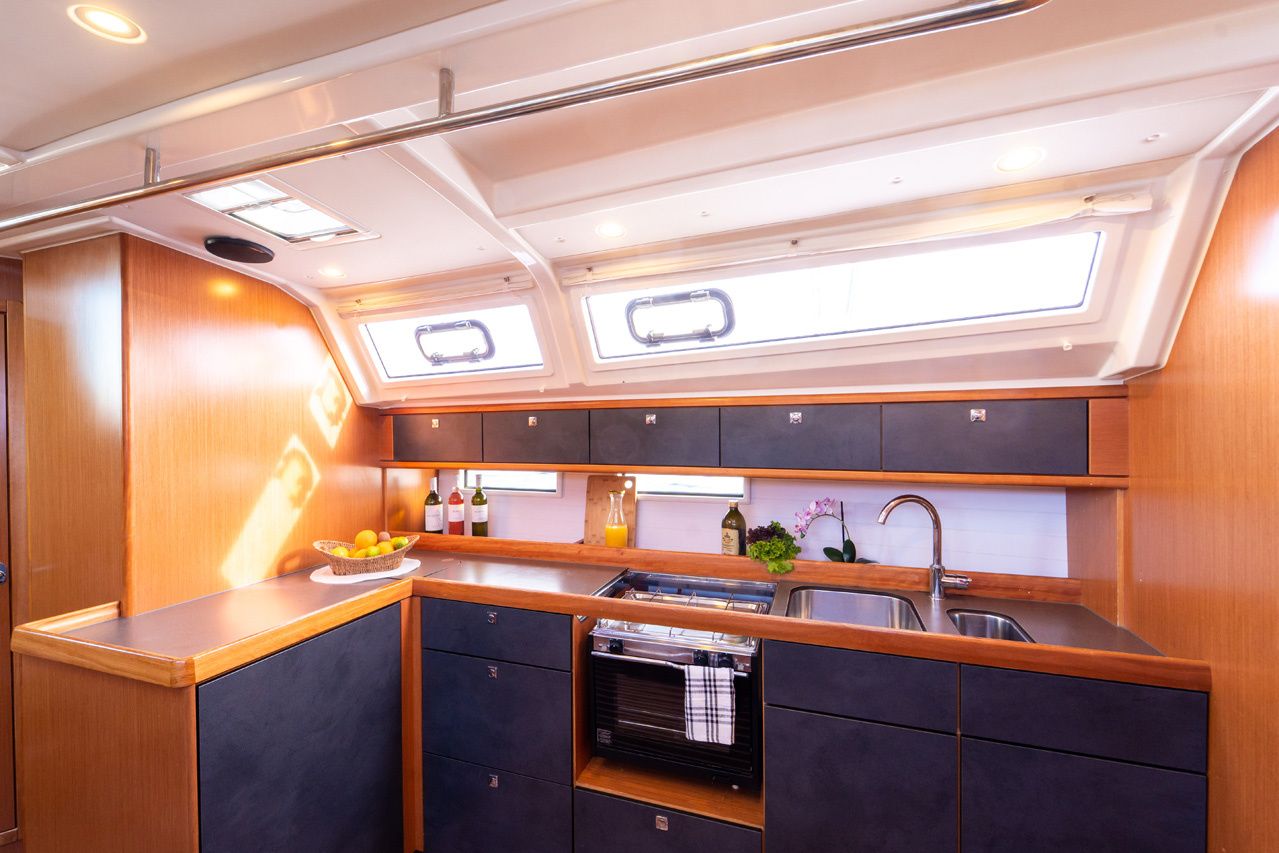 Bavaria Cruiser 46 | White Star