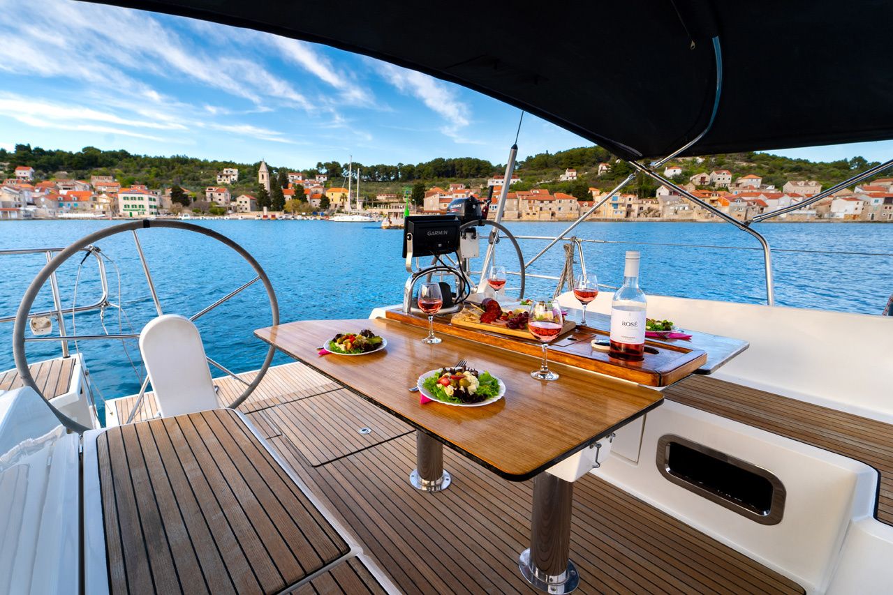 Bavaria Cruiser 46 | White Star