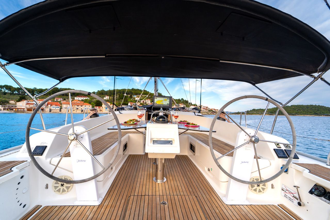 Bavaria Cruiser 46 | White Star