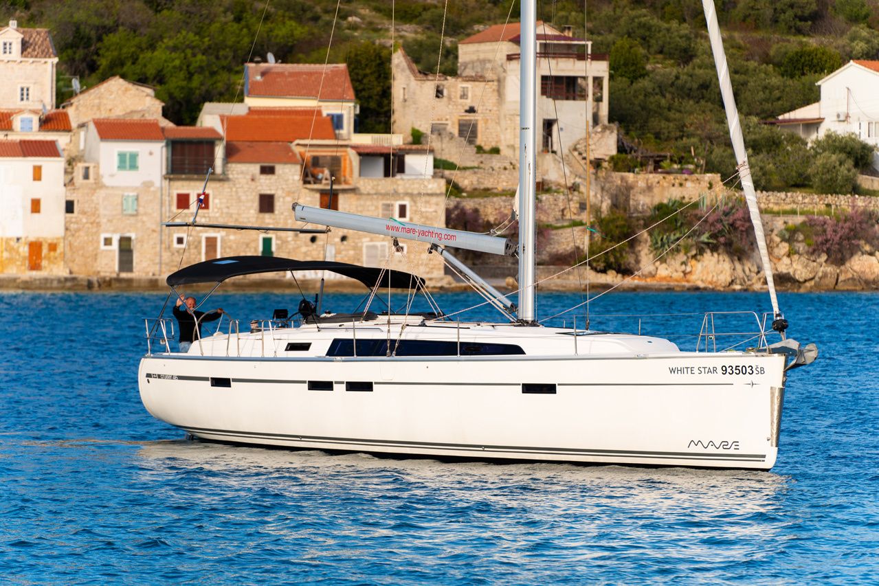 Bavaria Cruiser 46 | White Star