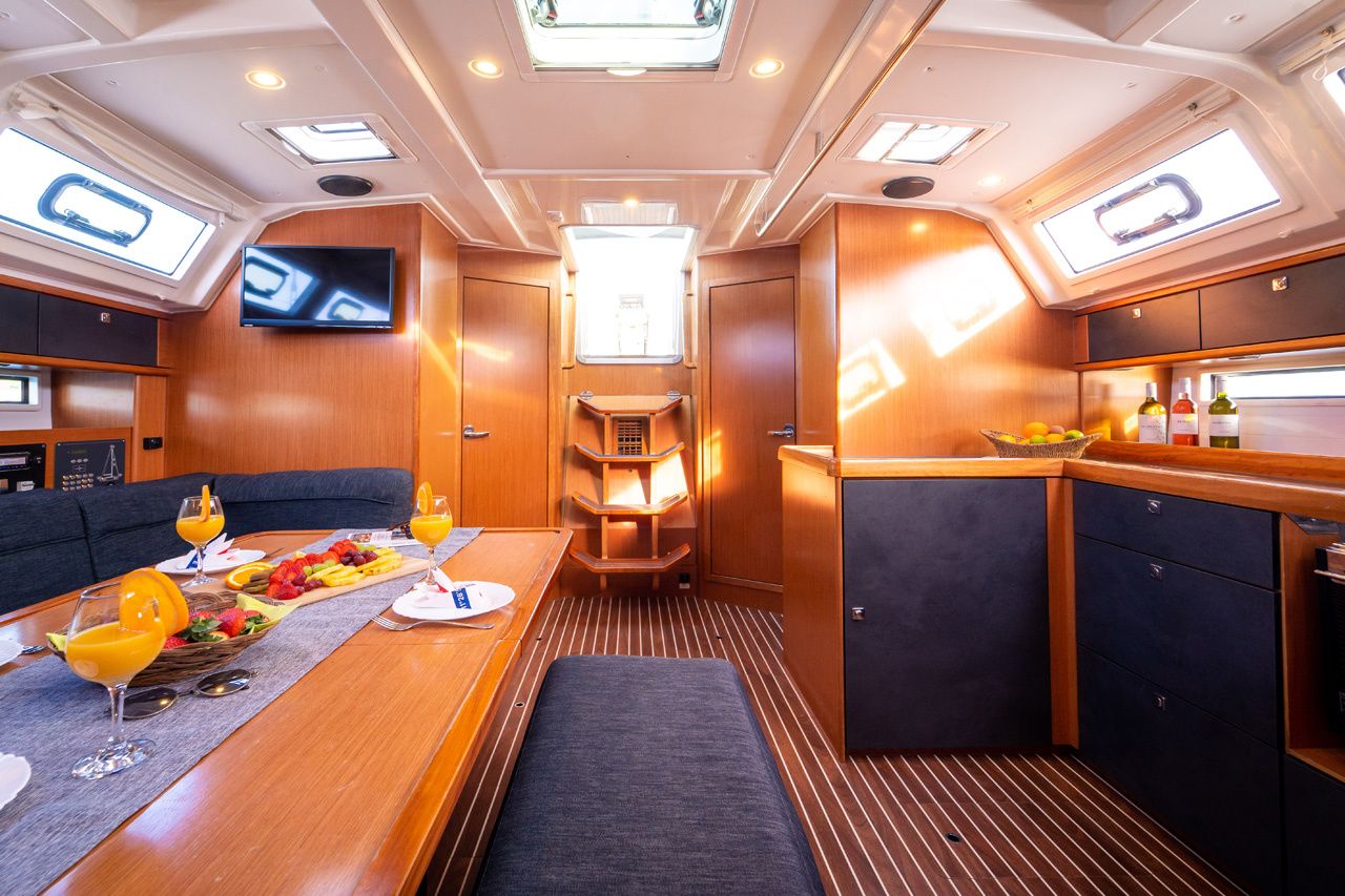 Bavaria Cruiser 46 | White Star