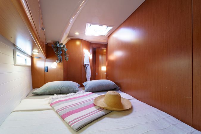 Bavaria Cruiser 46 | White Star