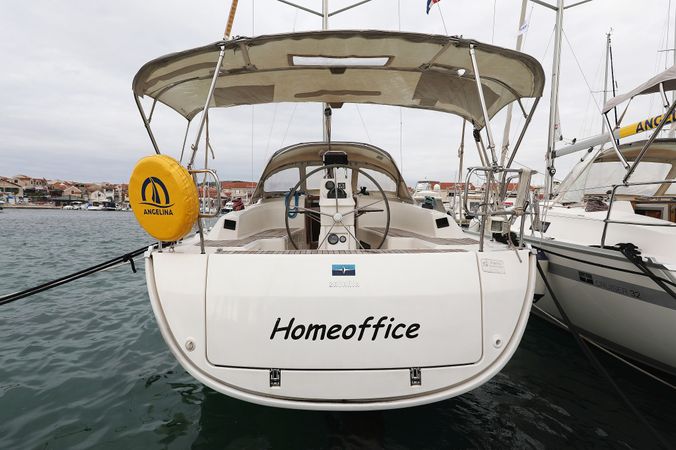 Bavaria Cruiser 33 | Home Office