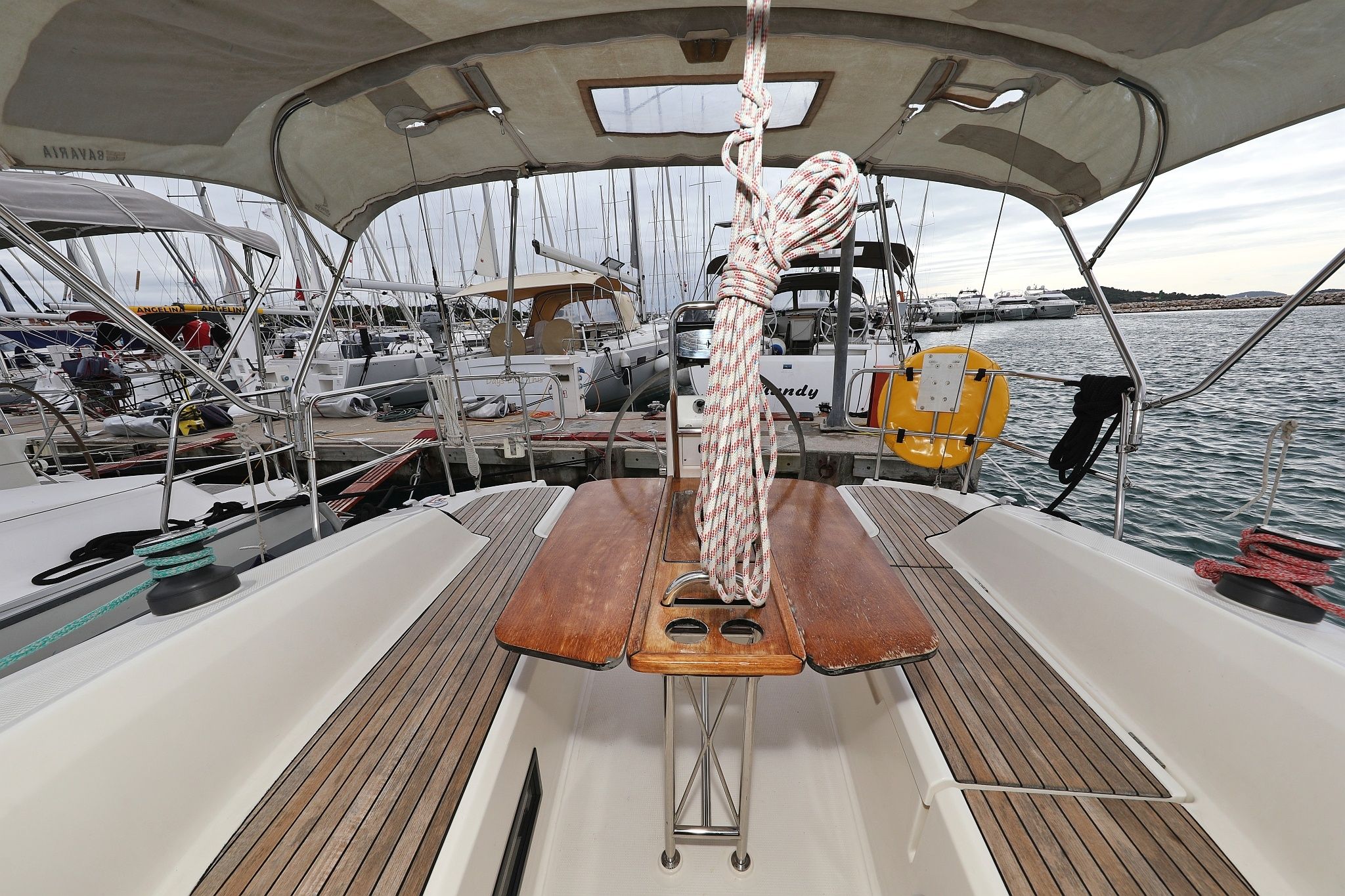 Bavaria Cruiser 33 | Home Office