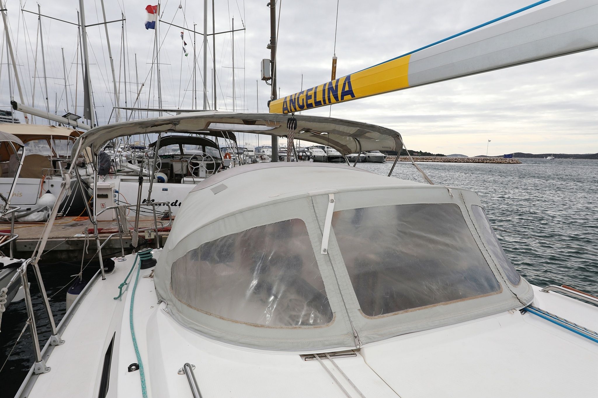 Bavaria Cruiser 33 | Home Office