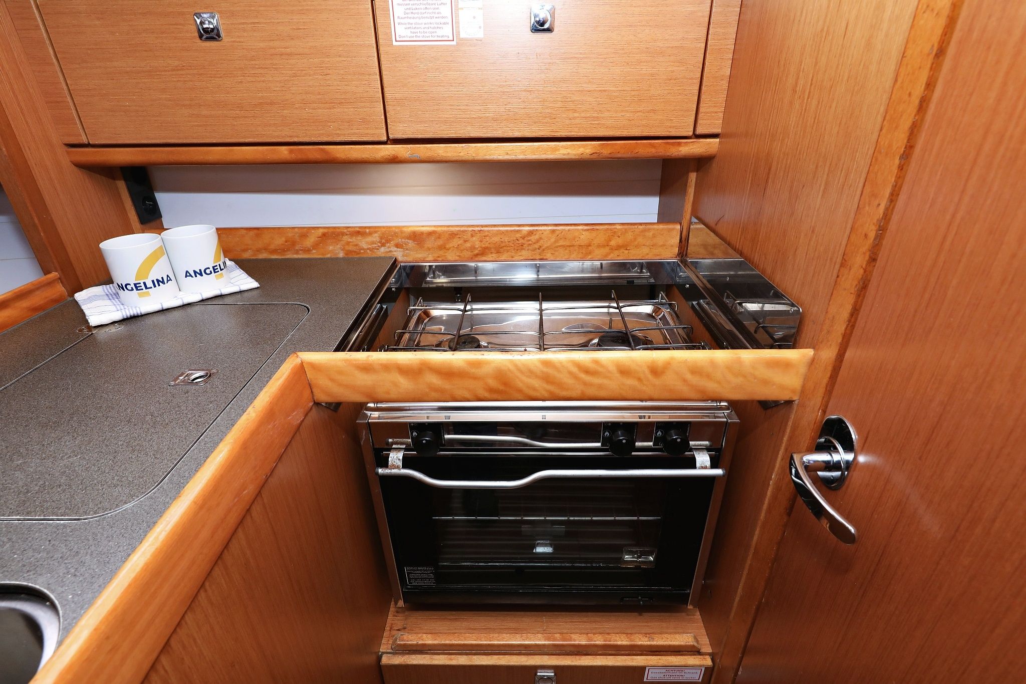 Bavaria Cruiser 33 | Home Office