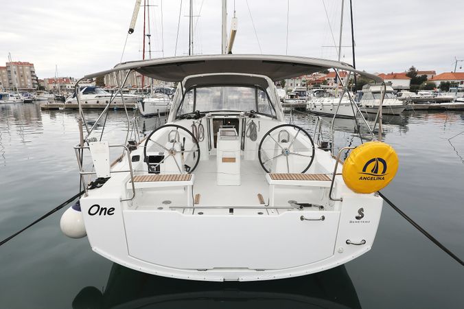 Beneteau Oceanis 38 | One
