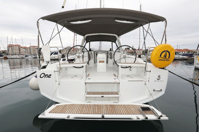 Beneteau Oceanis 38 | One