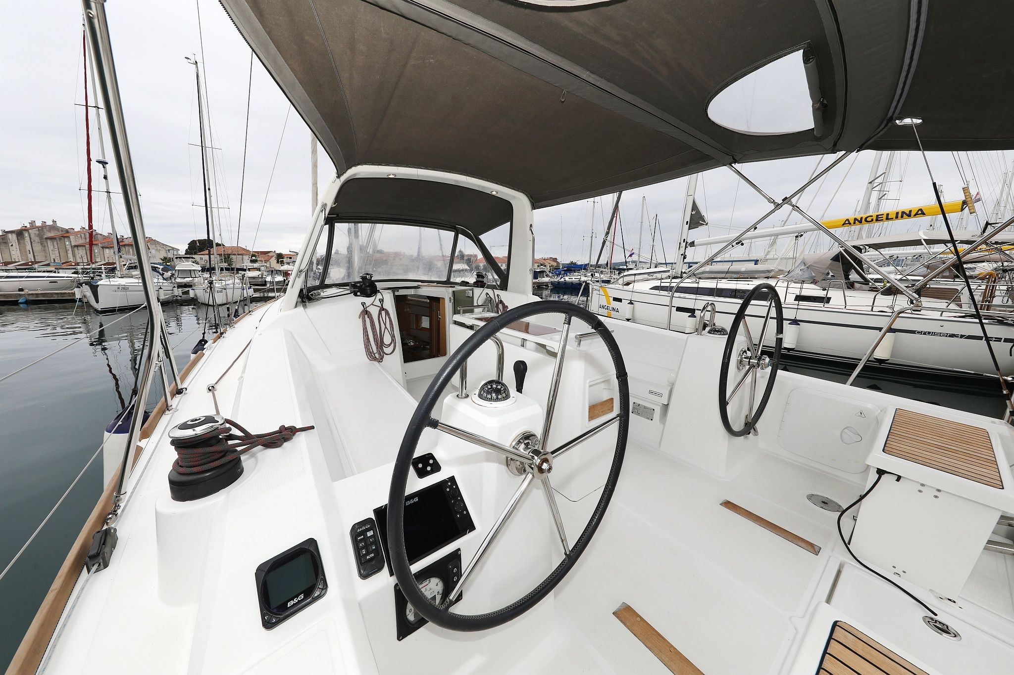 Beneteau Oceanis 38 | One