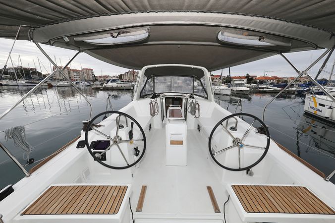 Beneteau Oceanis 38 | One