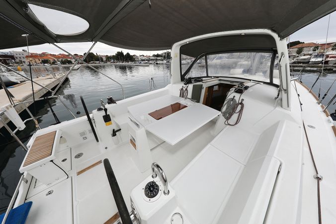 Beneteau Oceanis 38 | One