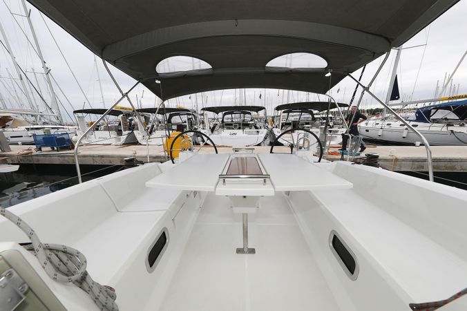 Beneteau Oceanis 38 | One