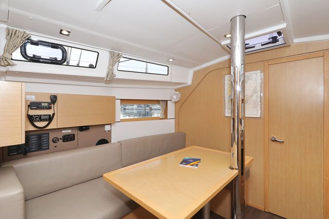 Beneteau Oceanis 38 | One