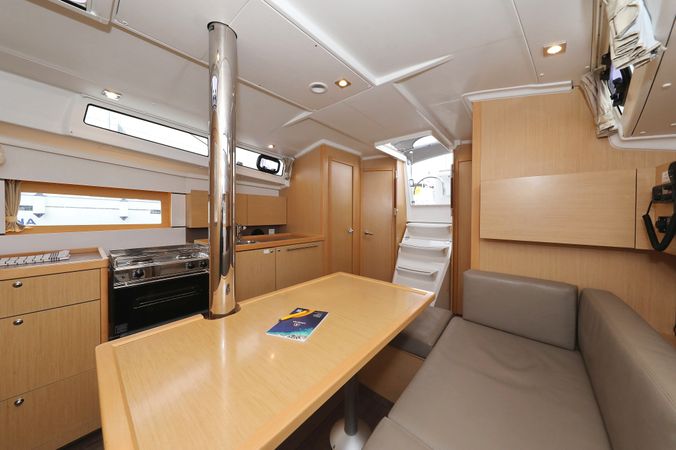 Beneteau Oceanis 38 | One