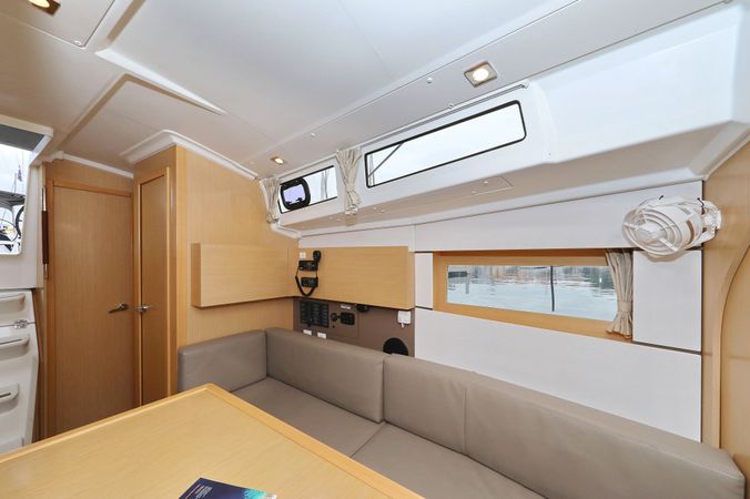 Beneteau Oceanis 38 | One