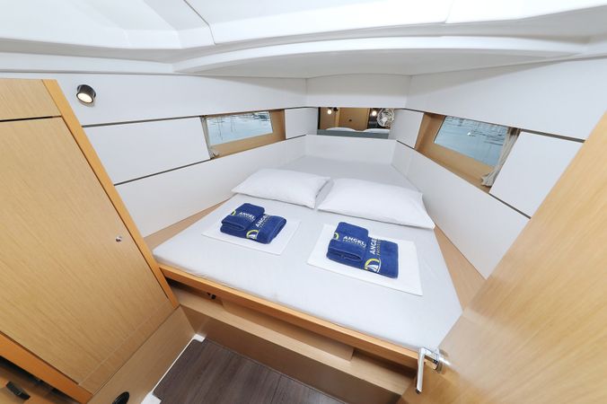 Beneteau Oceanis 38 | One