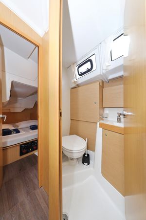 Beneteau Oceanis 38 | One