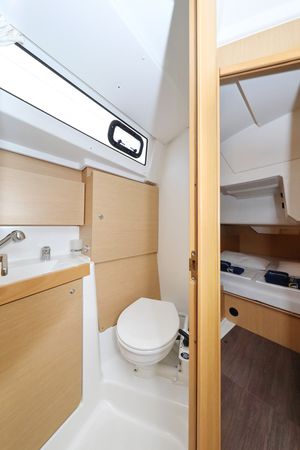 Beneteau Oceanis 38 | One