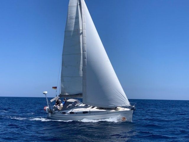 Bavaria Cruiser 37 | Orange 4 You