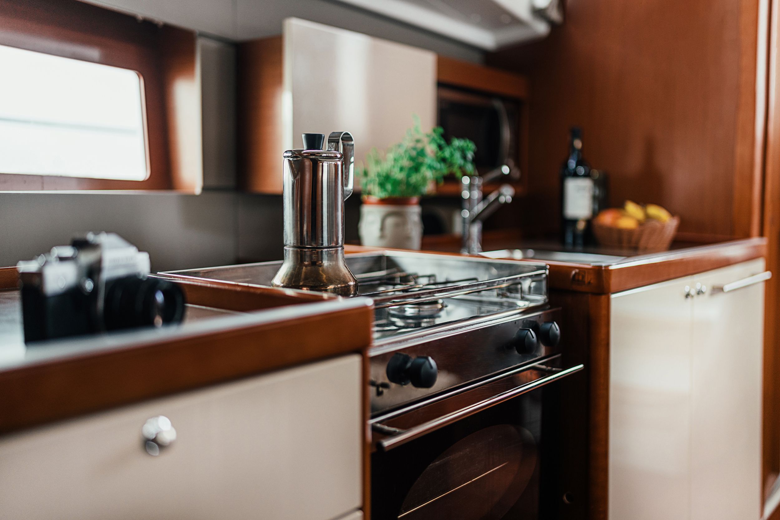 Beneteau Oceanis 38 | Happy